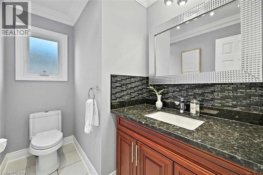Photo 19 of 10 Yorkview Place, Dundas ON
