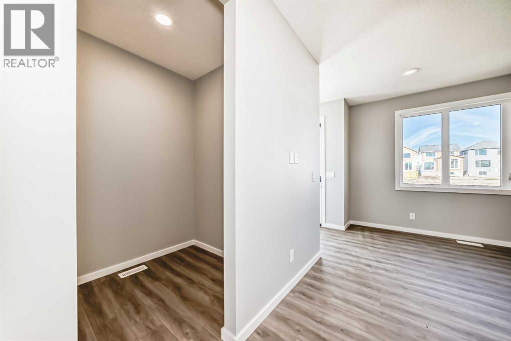 Photo 17 of 64 Bartlett Way Se, Calgary AB