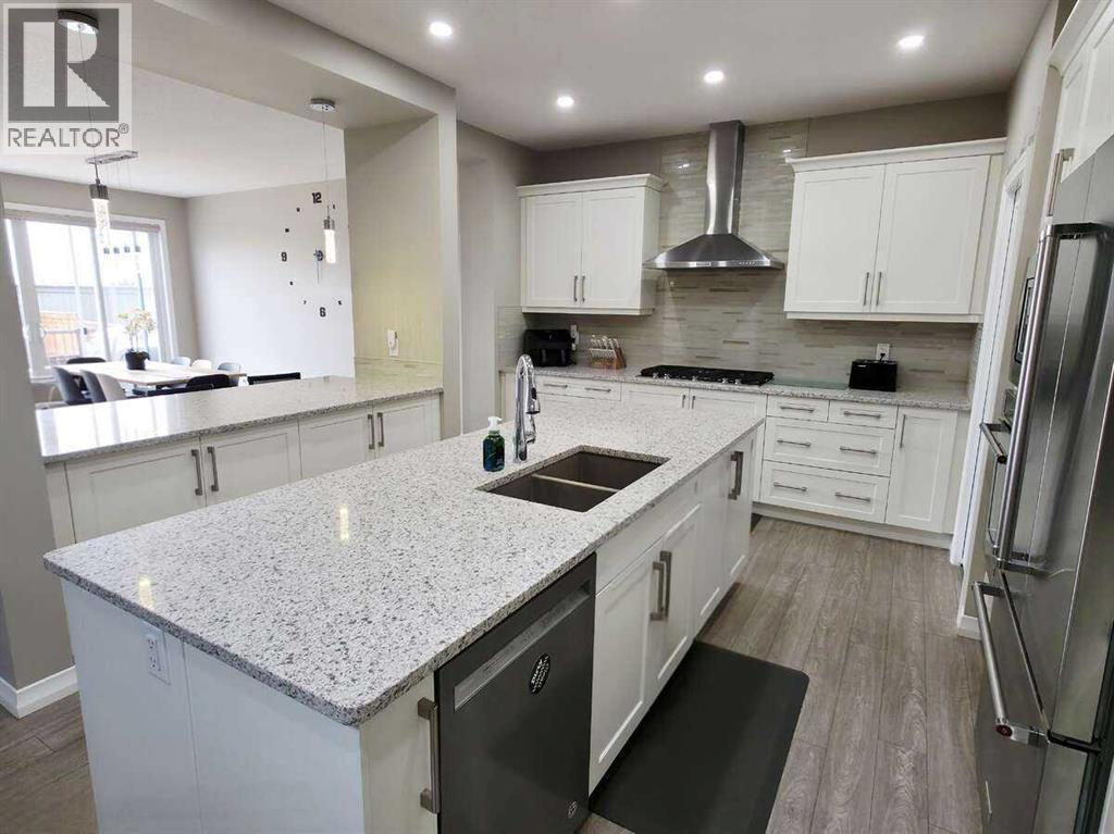 Photo 1 of 238 Kingfisher Crescent Se, Airdrie AB