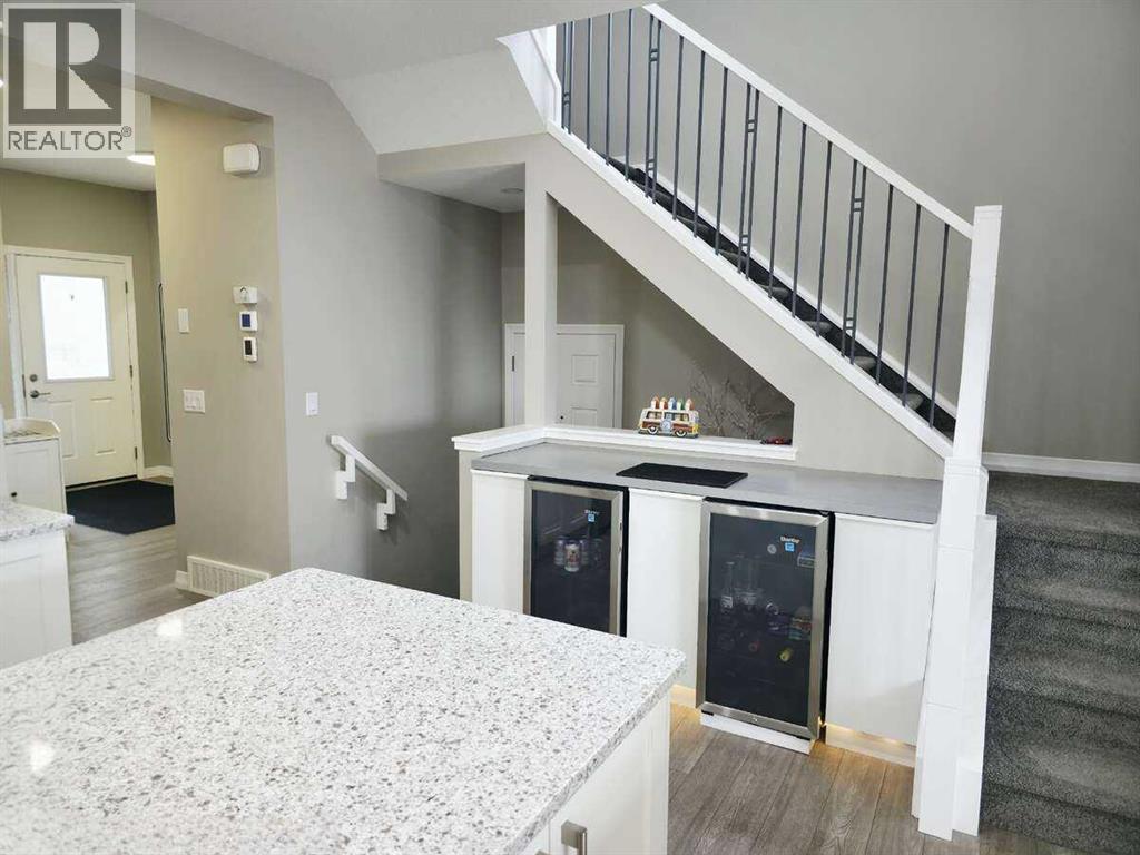 Photo 12 of 238 Kingfisher Crescent Se, Airdrie AB