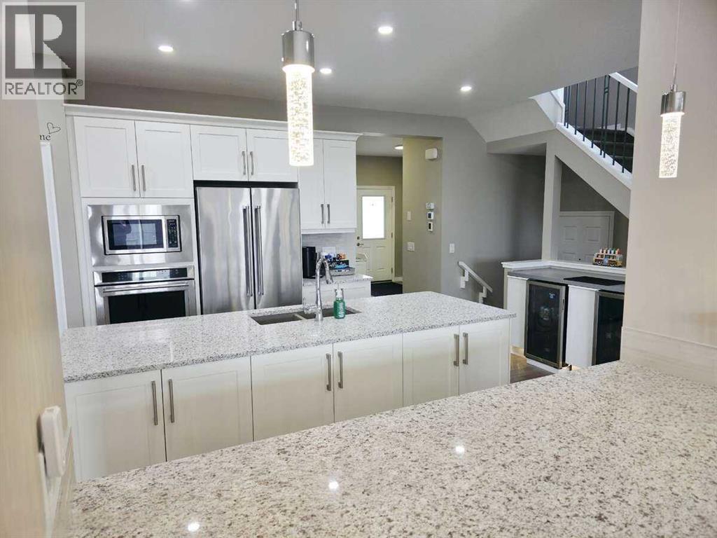 Photo 13 of 238 Kingfisher Crescent Se, Airdrie AB