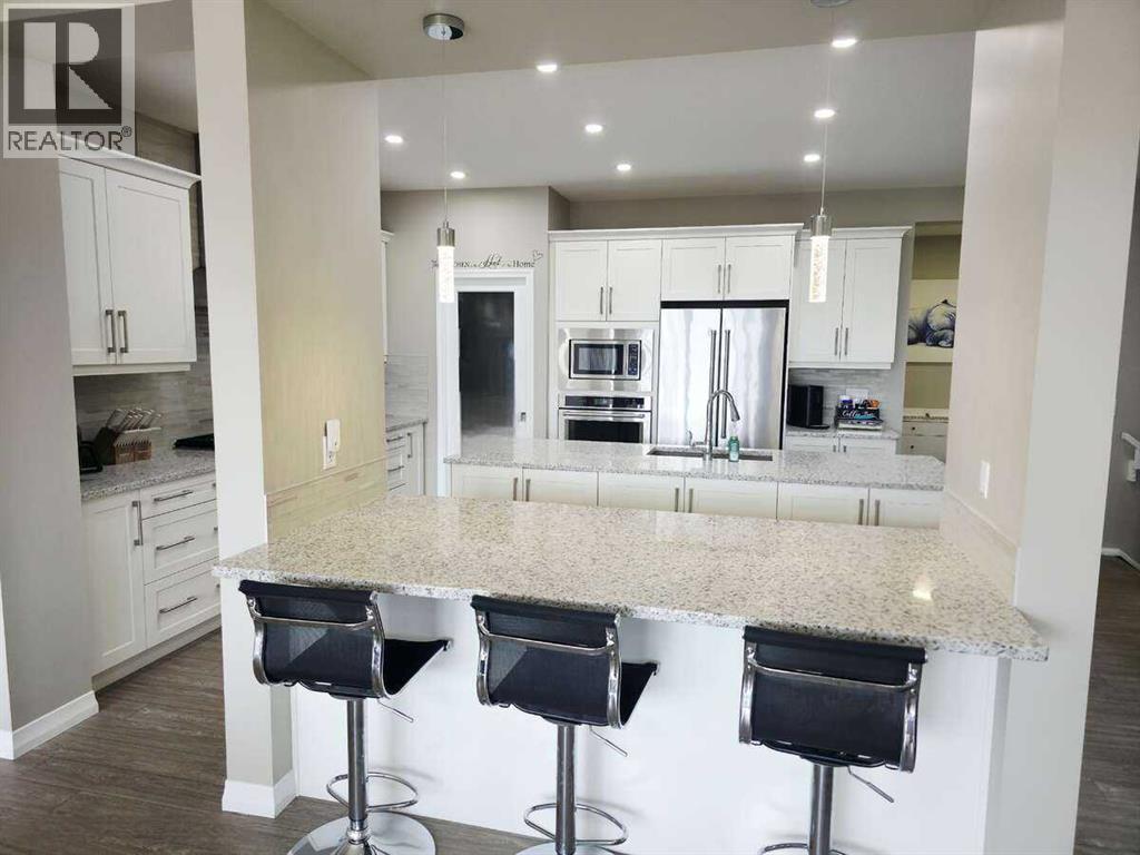 Photo 14 of 238 Kingfisher Crescent Se, Airdrie AB