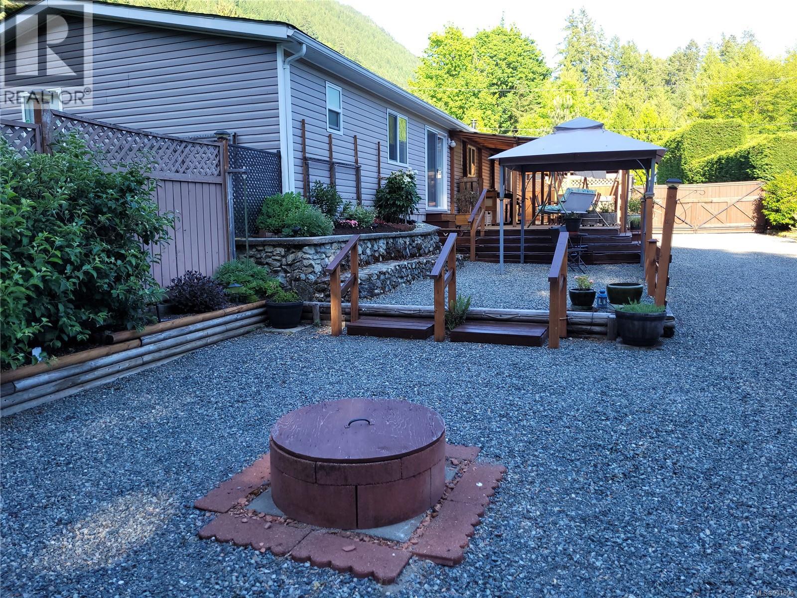 8250 Price Rd, Youbou