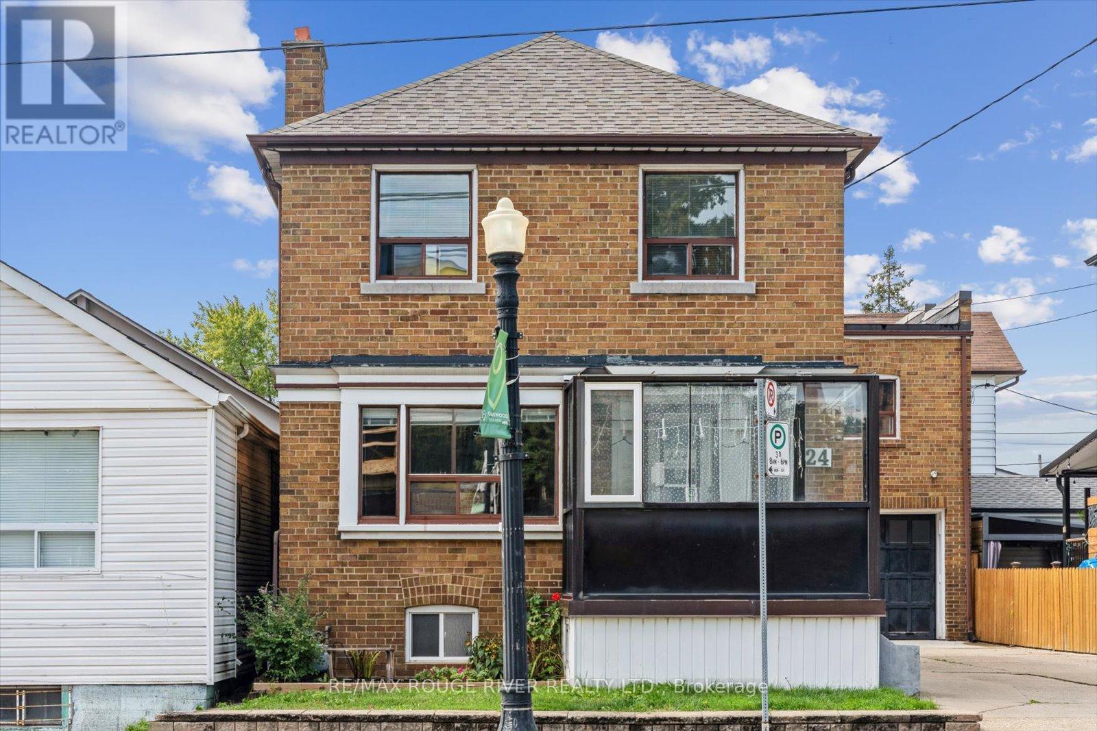 Photo 1 of 424 Oakwood Avenue, Toronto ON