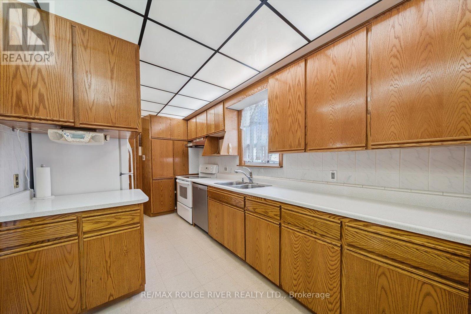 Photo 19 of 424 Oakwood Avenue, Toronto ON
