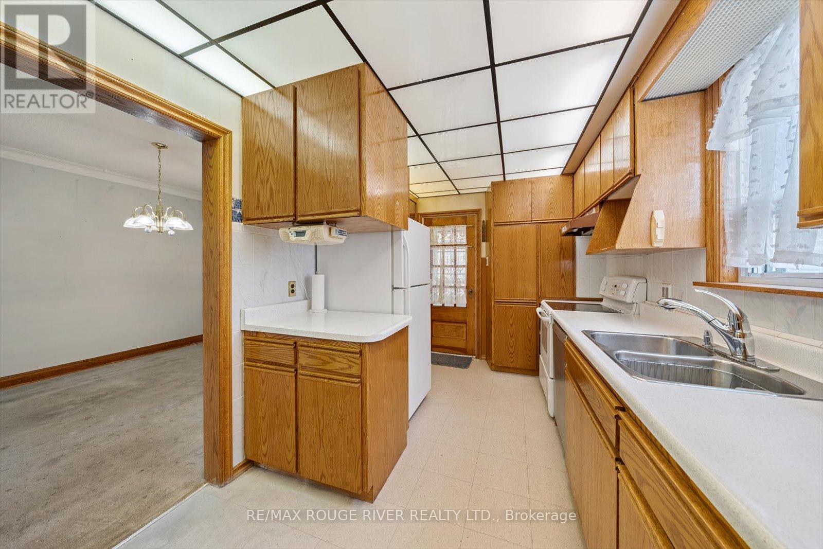 Photo 20 of 424 Oakwood Avenue, Toronto ON