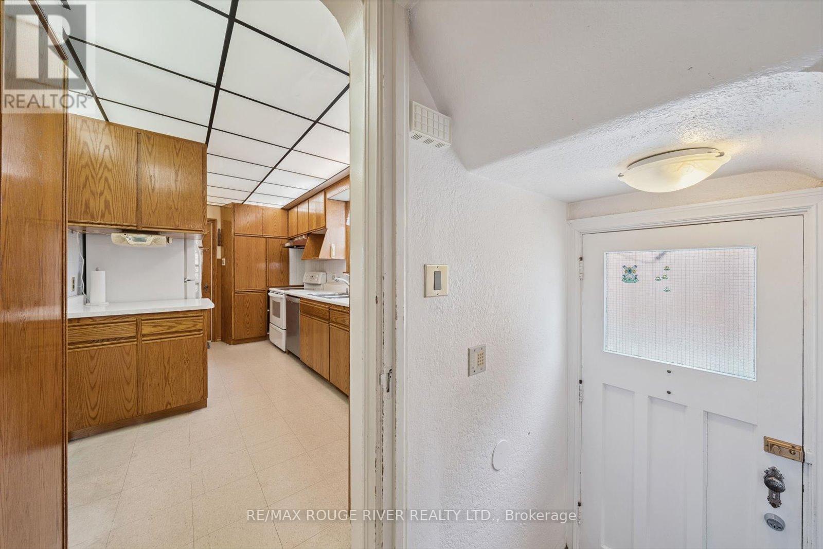 Photo 24 of 424 Oakwood Avenue, Toronto ON