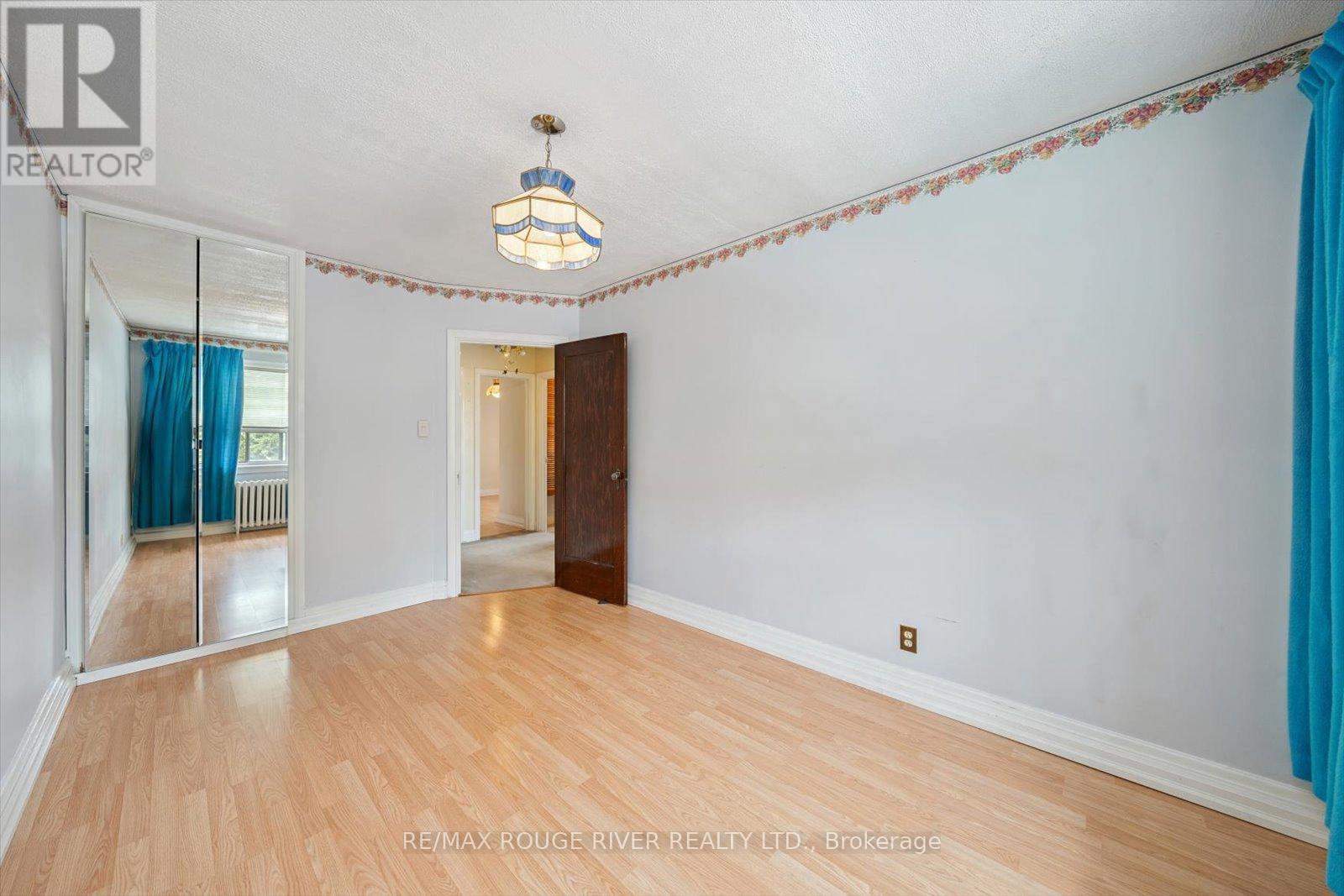 Photo 31 of 424 Oakwood Avenue, Toronto ON