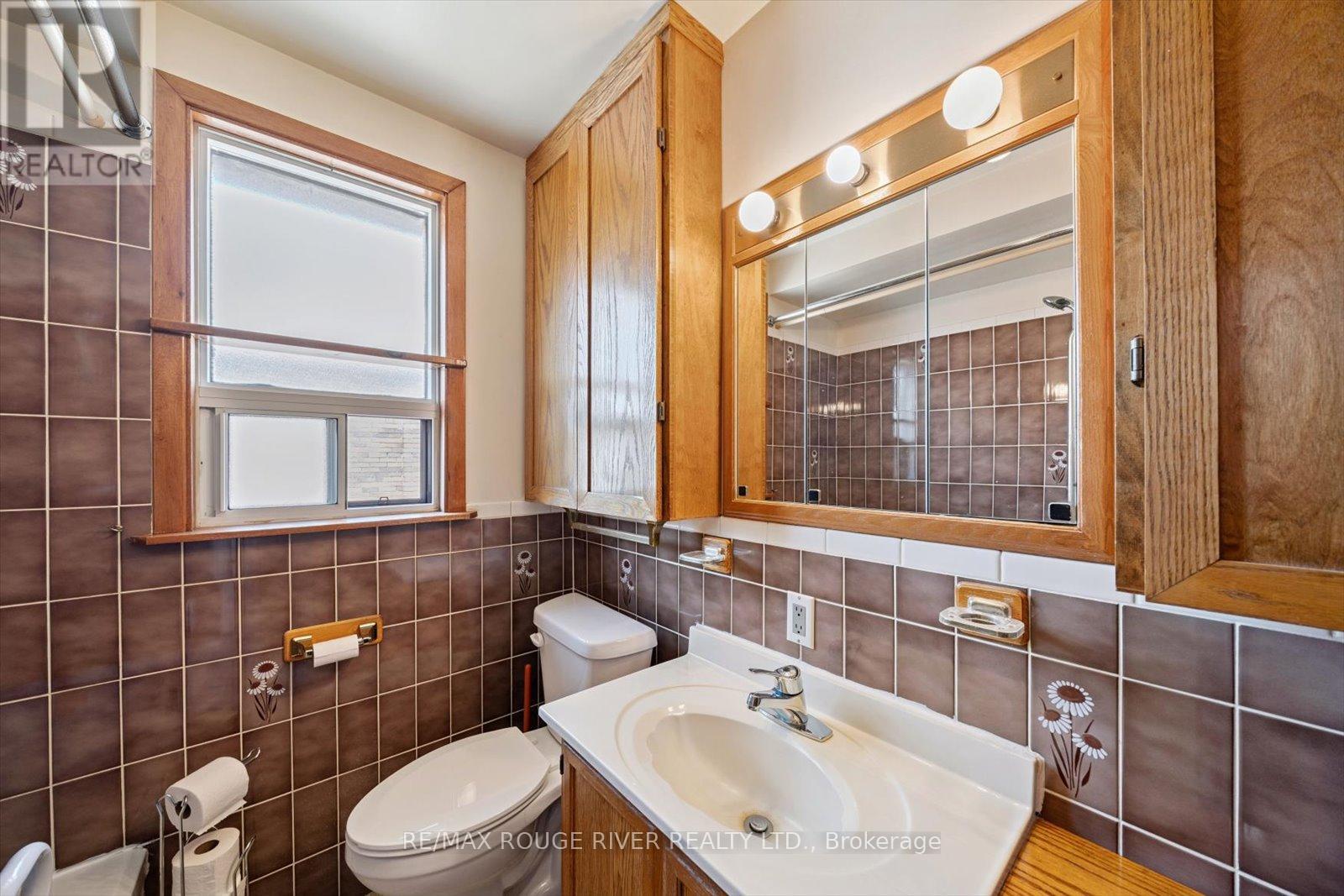 Photo 38 of 424 Oakwood Avenue, Toronto ON