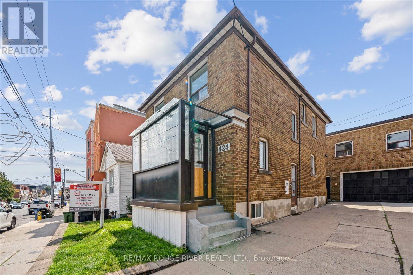 Photo 5 of 424 Oakwood Avenue, Toronto ON