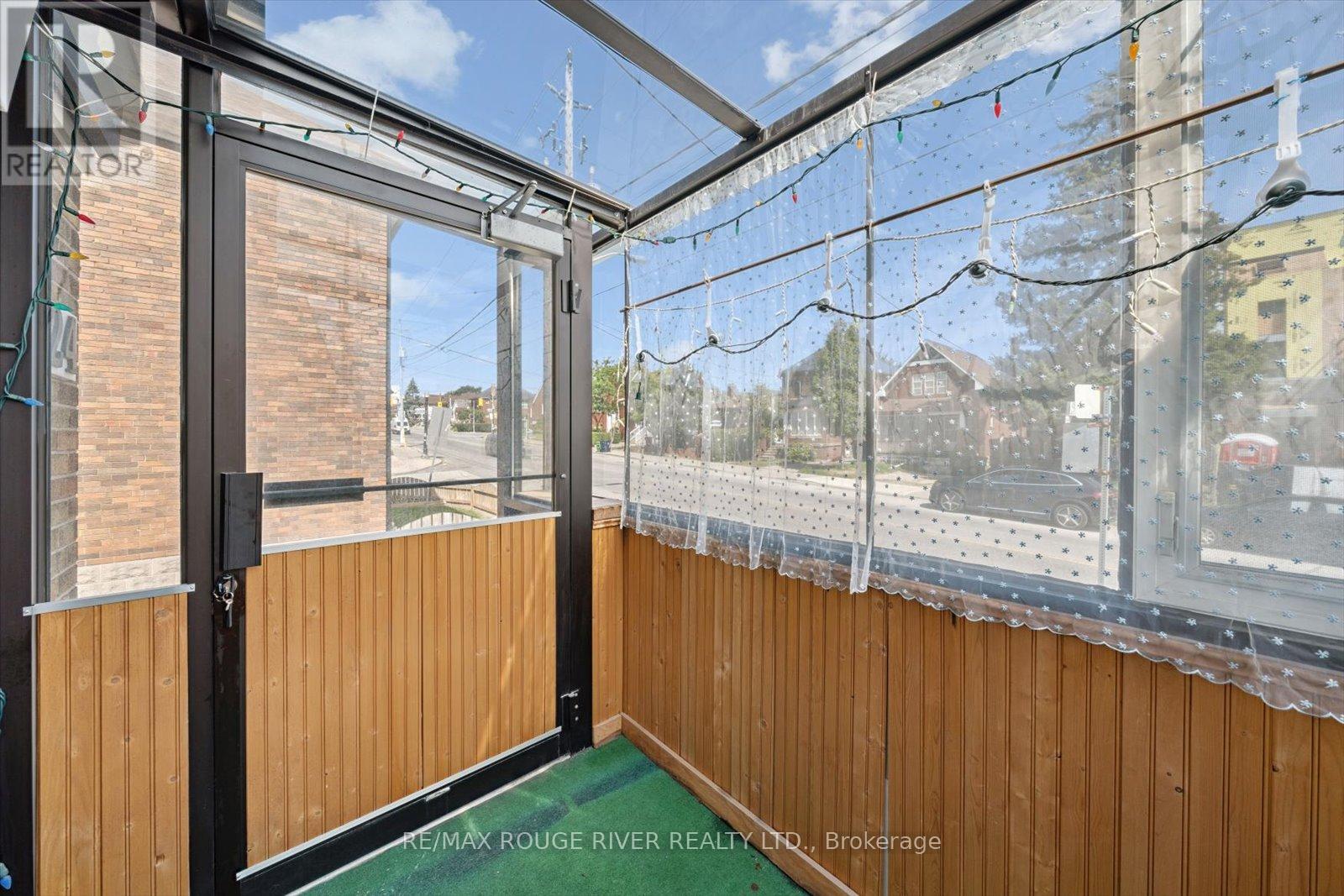 Photo 8 of 424 Oakwood Avenue, Toronto ON