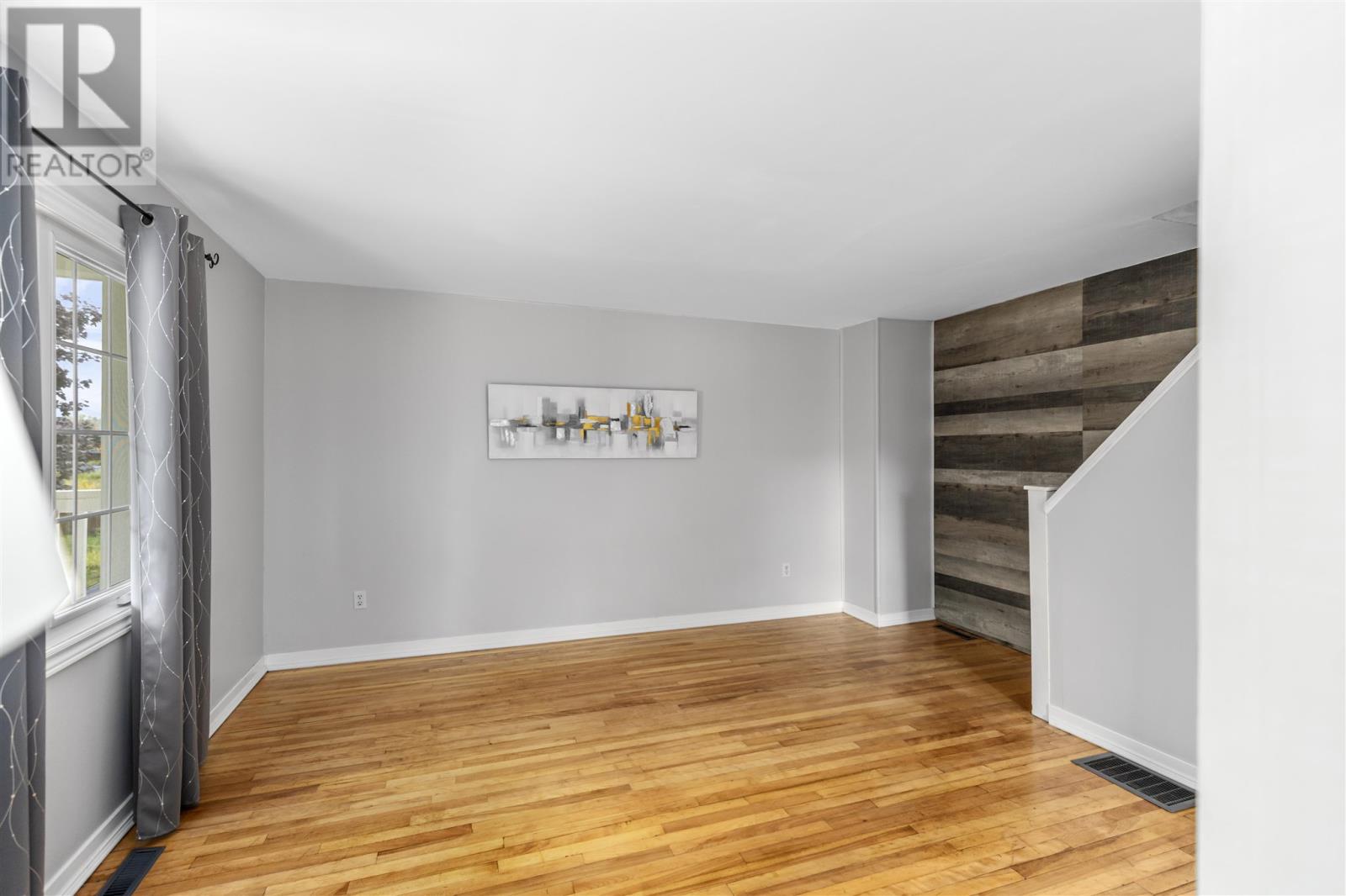 Photo 5 of 11 Wilcox Ave, Sault Ste Marie ON