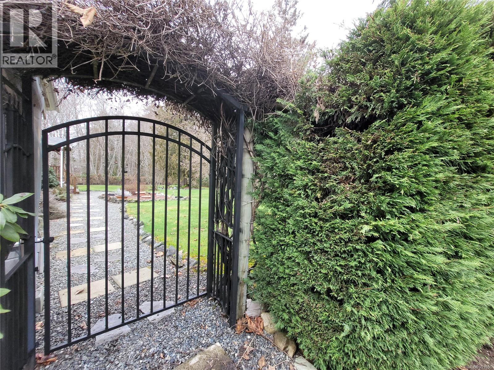 8250 Price Rd, Youbou