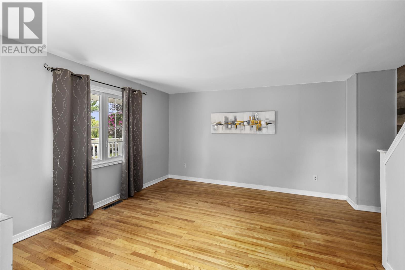 Photo 4 of 11 Wilcox Ave, Sault Ste Marie ON