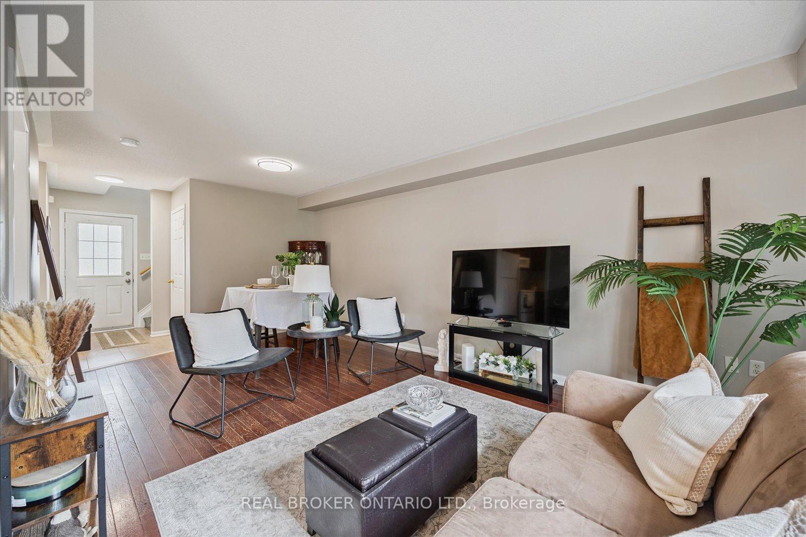 Photo 12 of 26 Crockett Place, Clarington ON