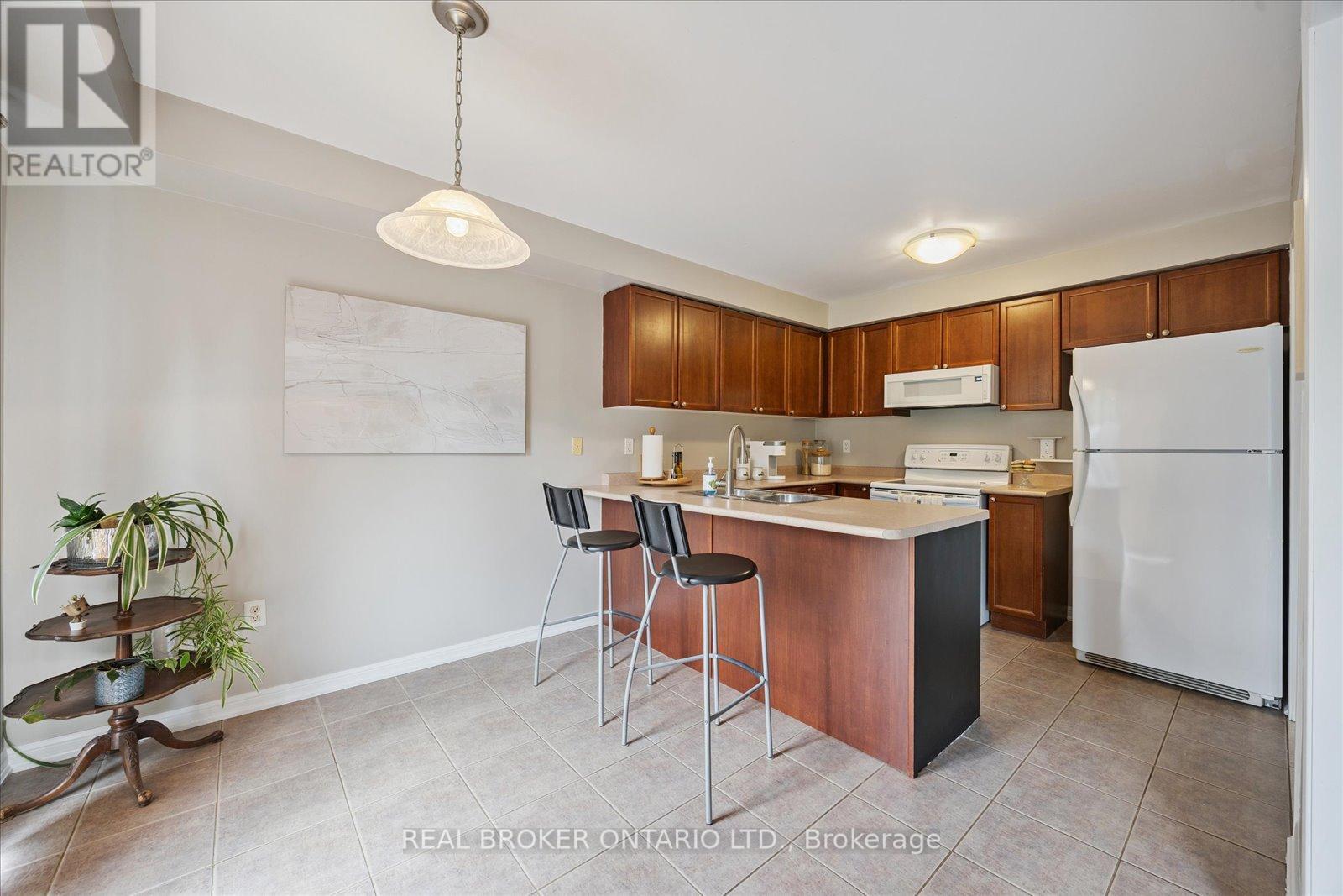 Photo 15 of 26 Crockett Place, Clarington ON