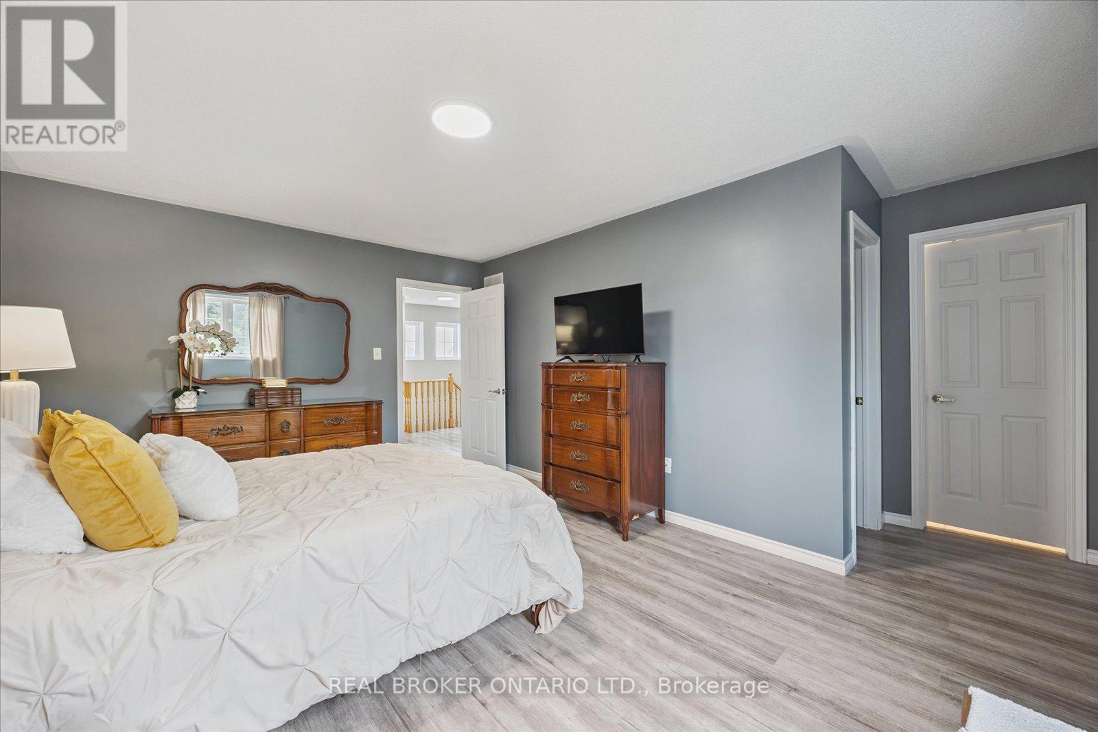 Photo 24 of 26 Crockett Place, Clarington ON