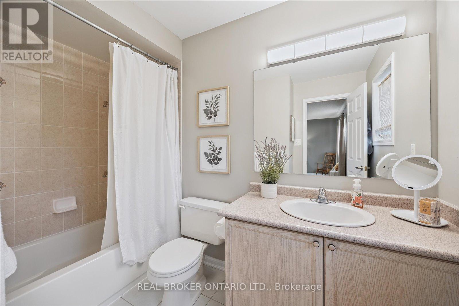 Photo 25 of 26 Crockett Place, Clarington ON