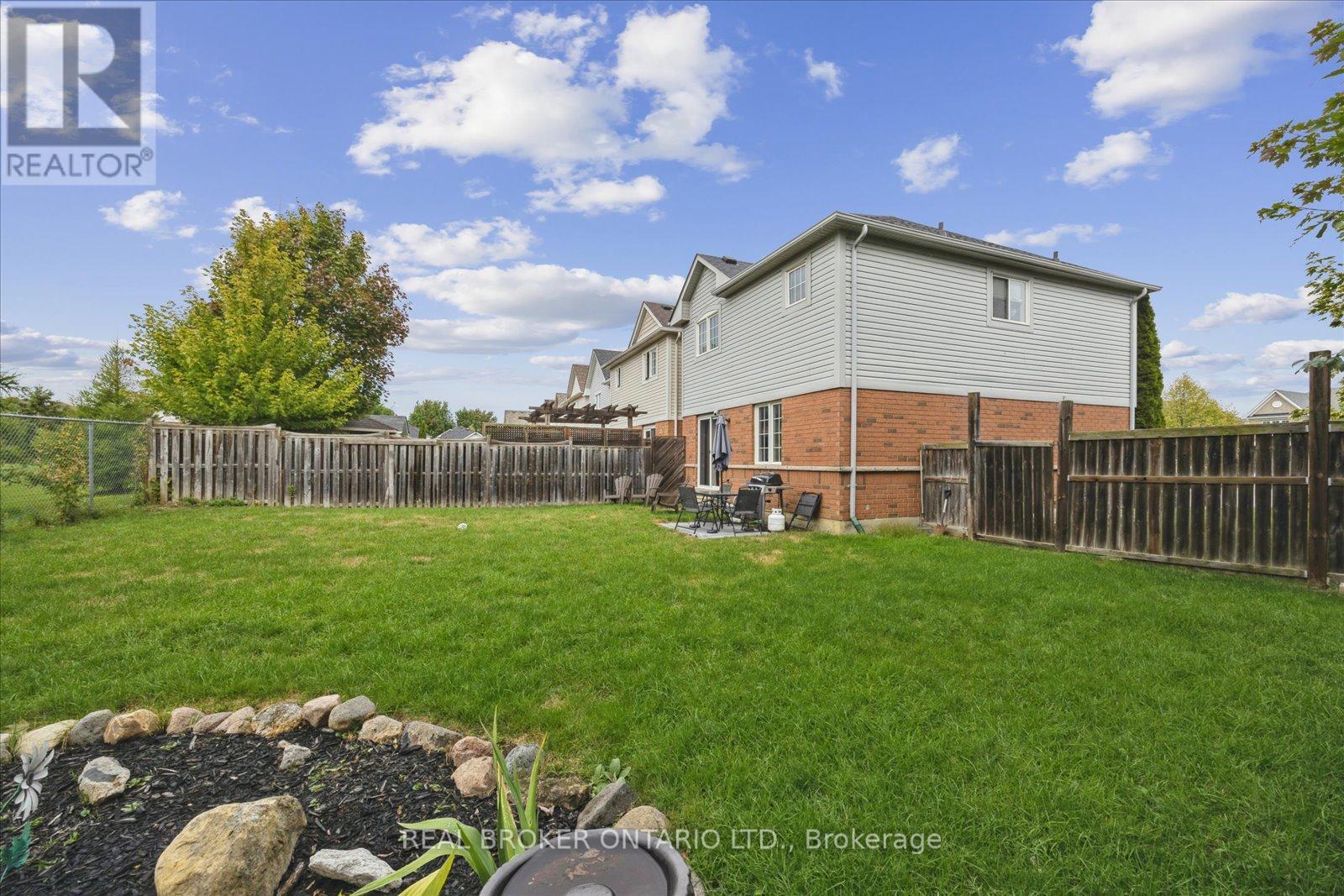 Photo 36 of 26 Crockett Place, Clarington ON