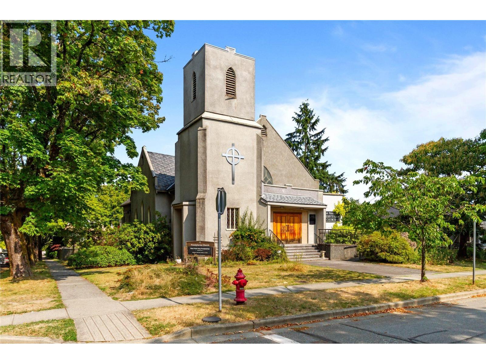 Photo 2 of 4397 W 12 Th Avenue, Vancouver BC