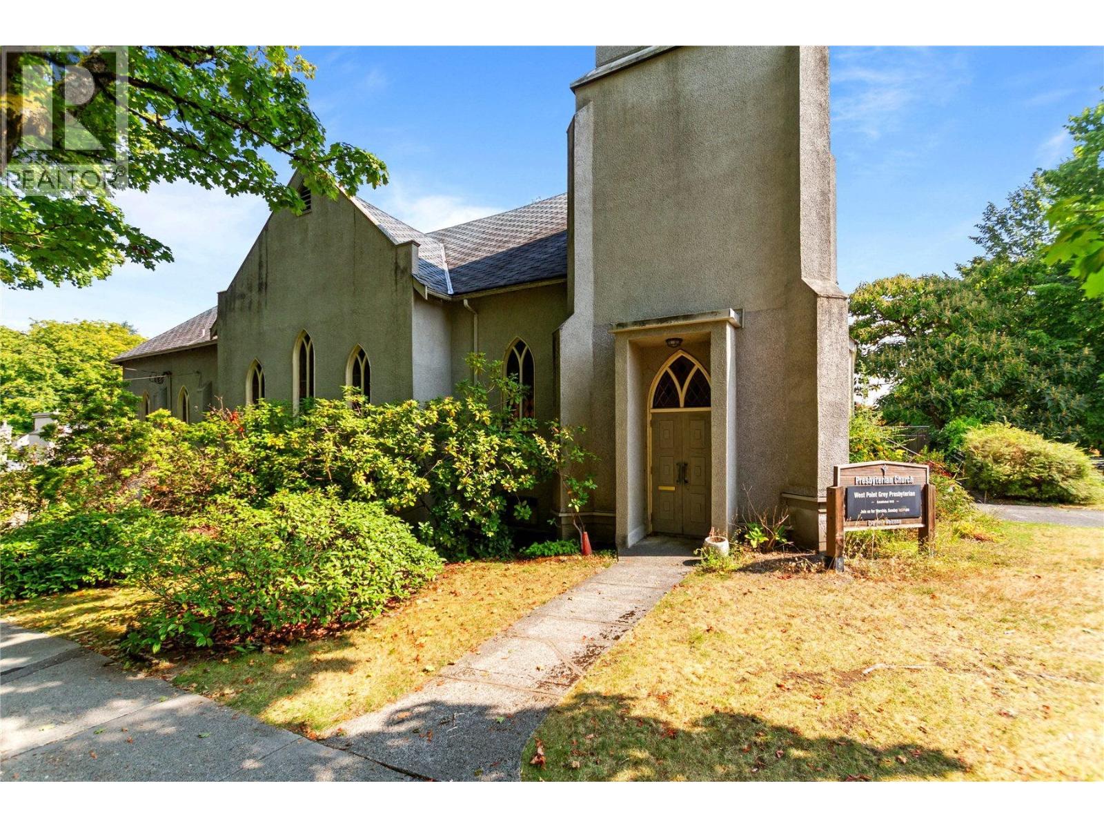 Photo 3 of 4397 W 12 Th Avenue, Vancouver BC