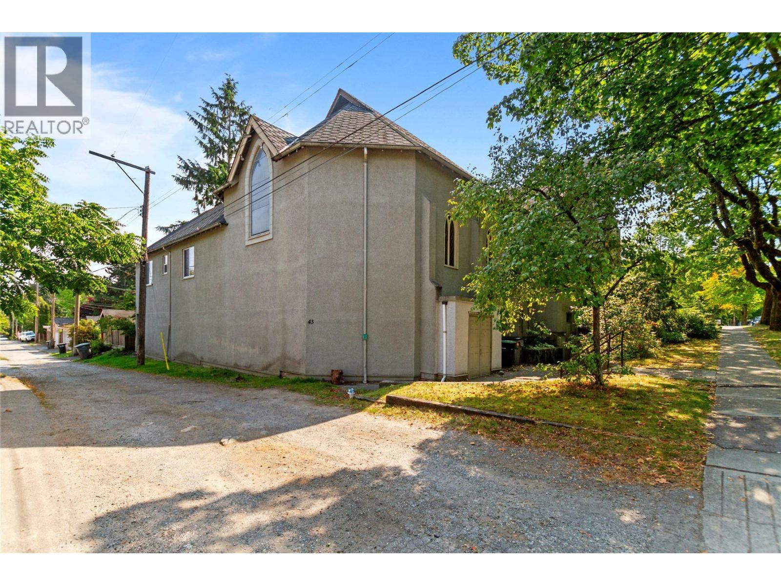 Photo 5 of 4397 W 12 Th Avenue, Vancouver BC