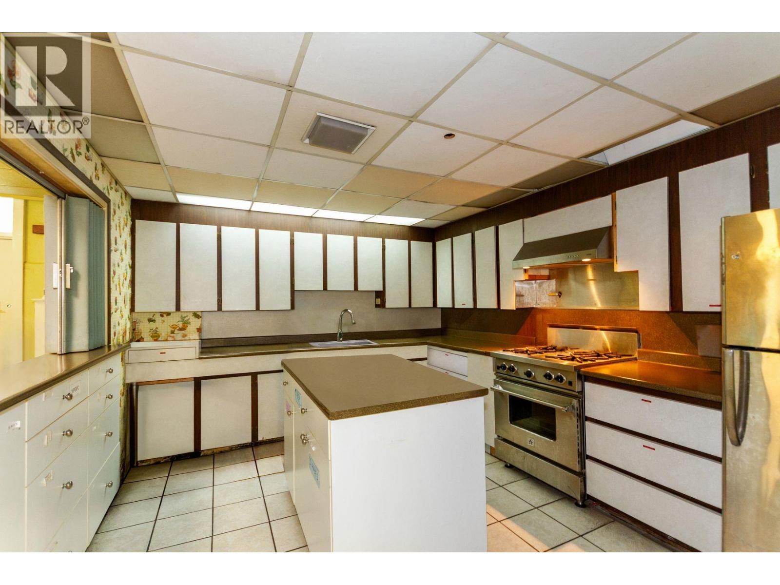 Photo 21 of 4397 W 12 Th Avenue, Vancouver BC