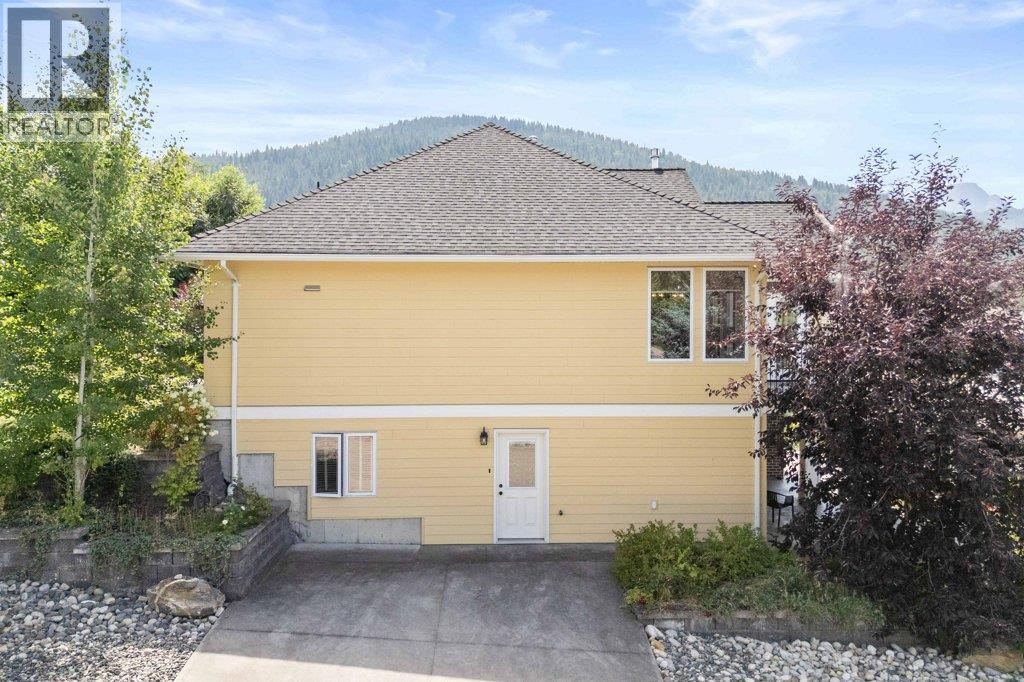 Photo 31 of 1320 12 Street, Salmon Arm BC