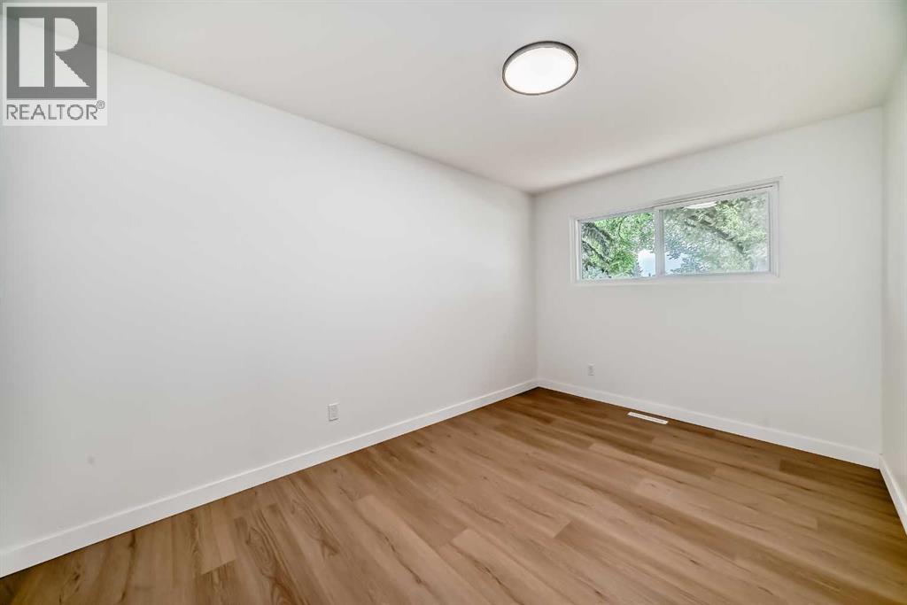 Photo 24 of 4020 Varsity Drive Nw, Calgary AB