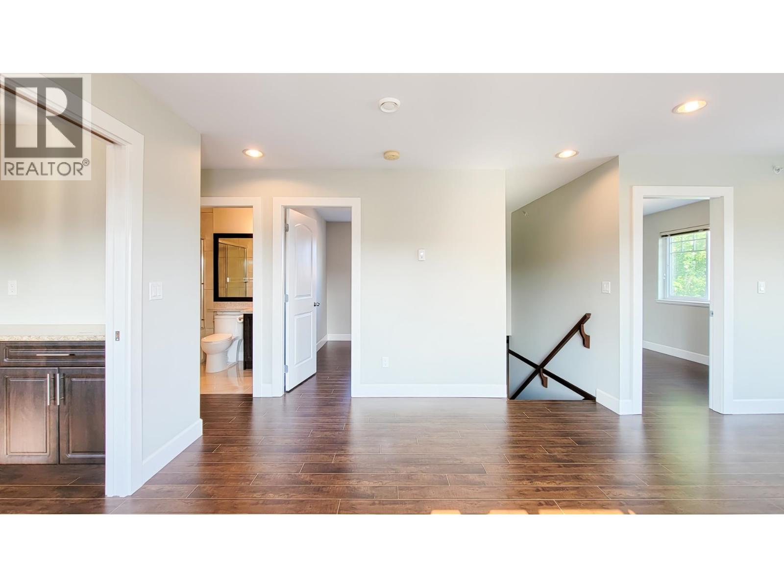 Photo 7 of 3096 E 26th Avenue, Vancouver BC