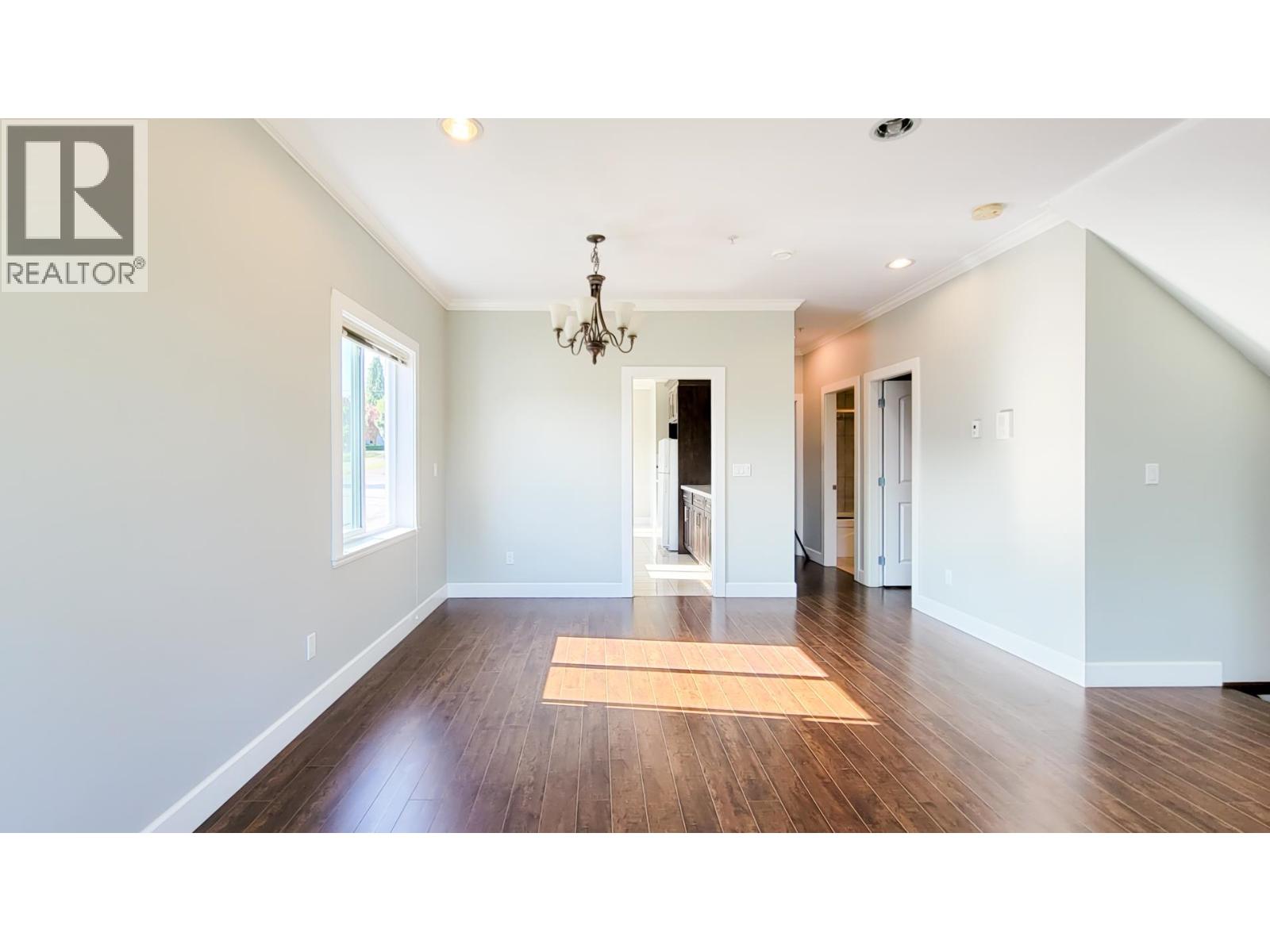 Photo 5 of 3096 E 26th Avenue, Vancouver BC