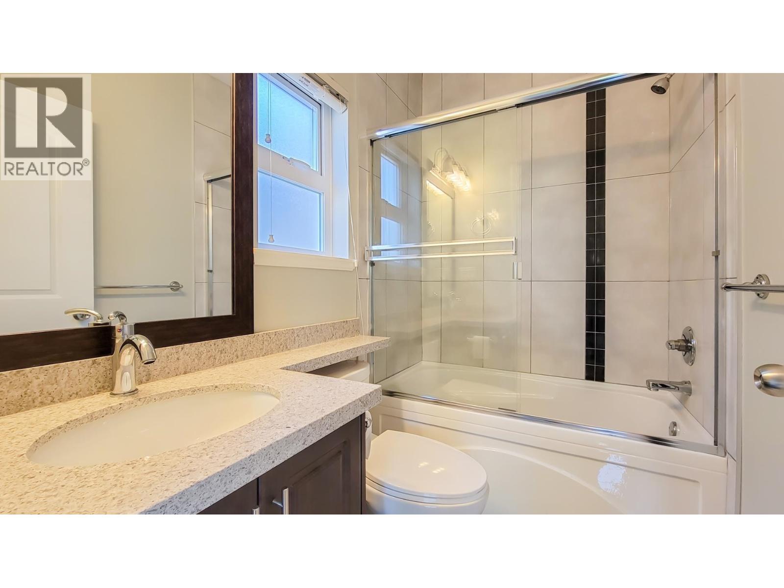 Photo 13 of 3096 E 26th Avenue, Vancouver BC
