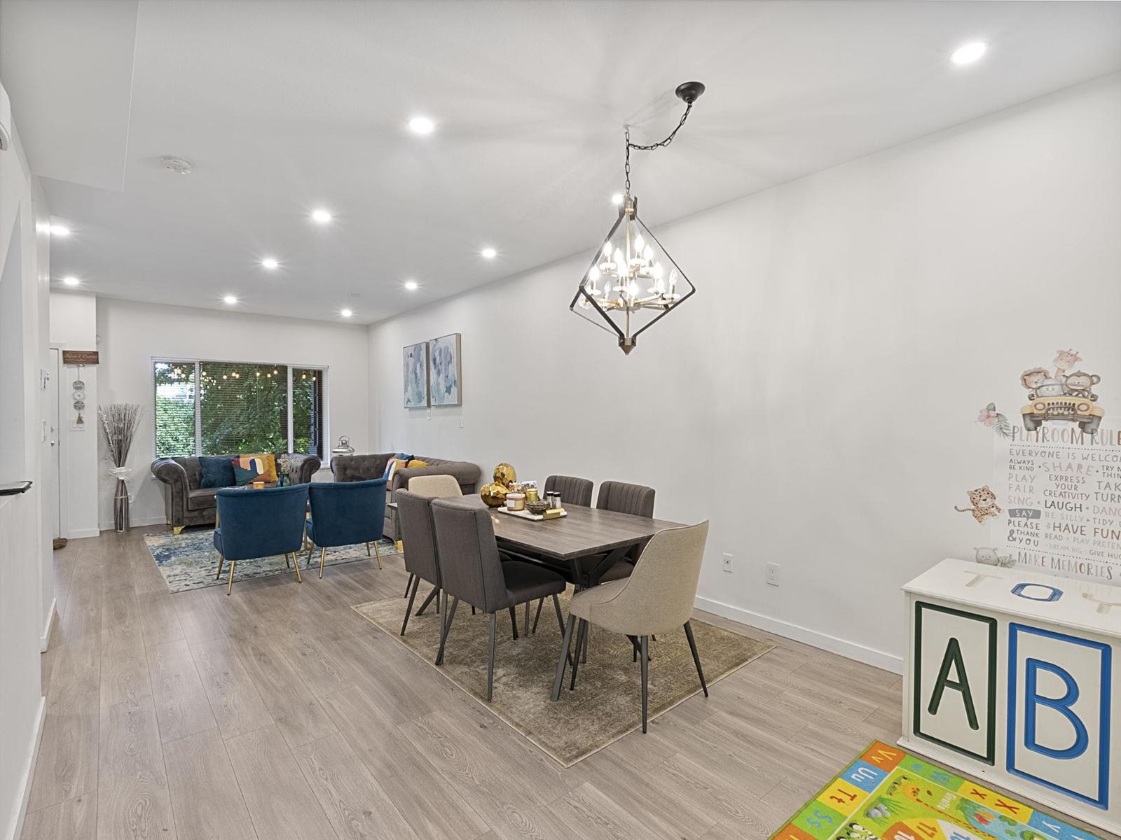Photo 2 of 14 18701 66 Avenue, Surrey BC