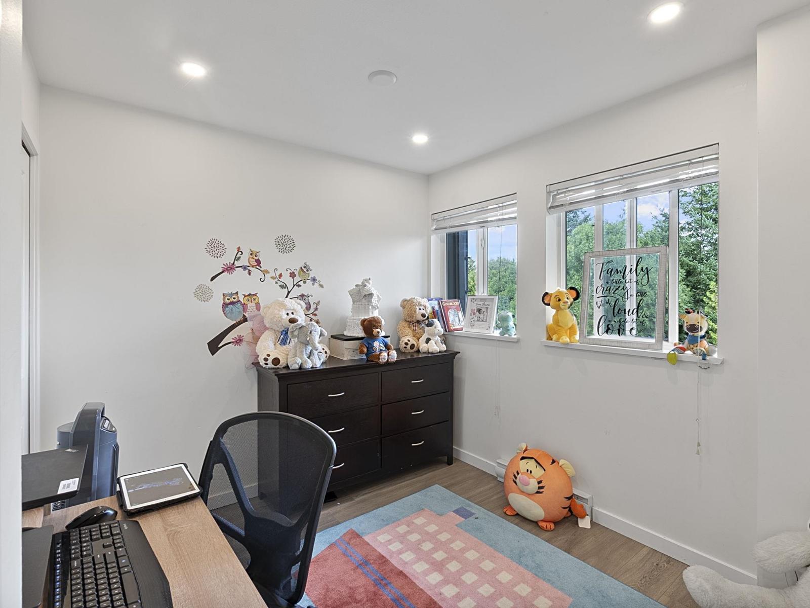 Photo 12 of 14 18701 66 Avenue, Surrey BC