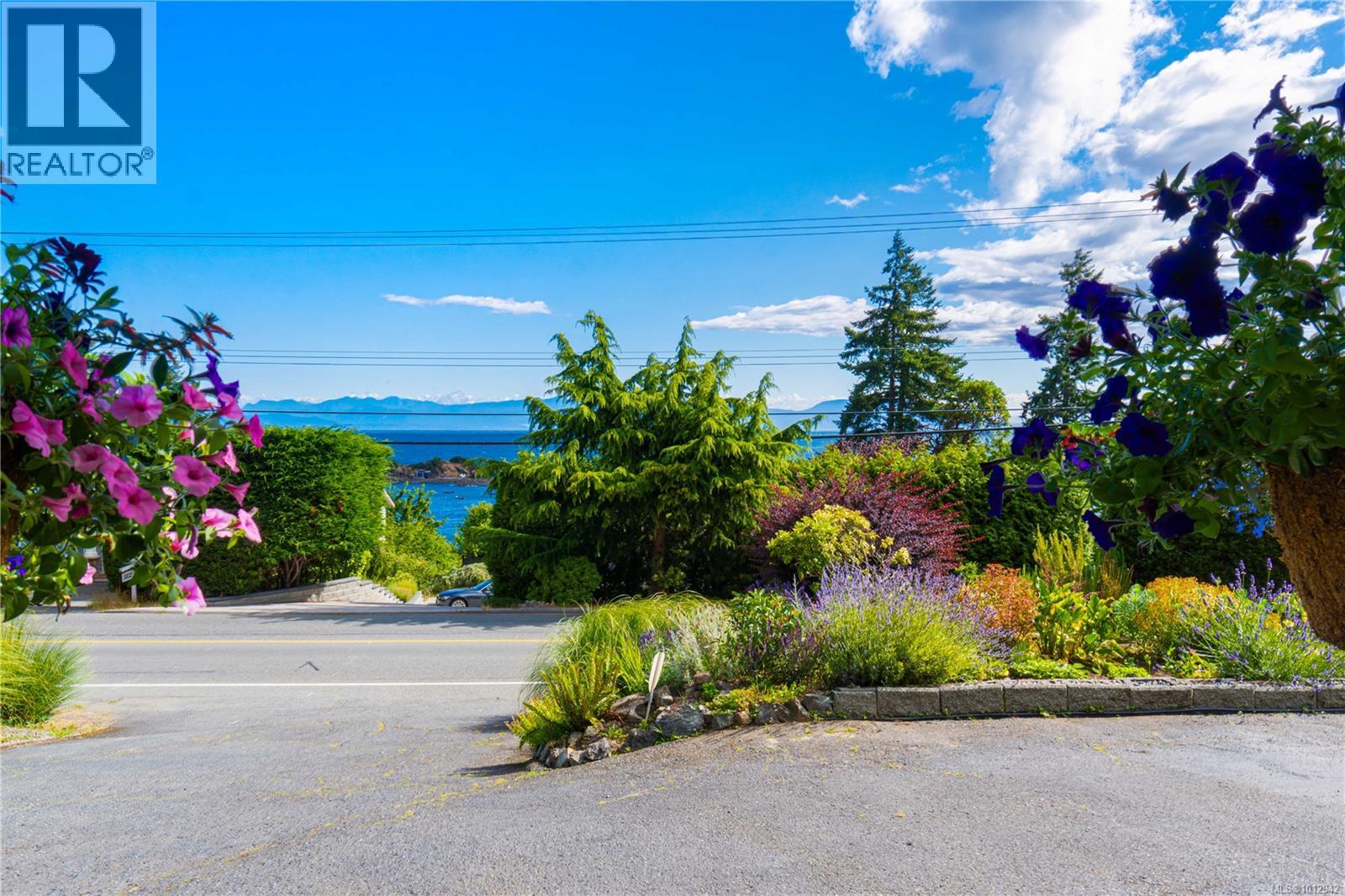 Photo 43 of 3817 Hammond Bay Rd, Nanaimo BC
