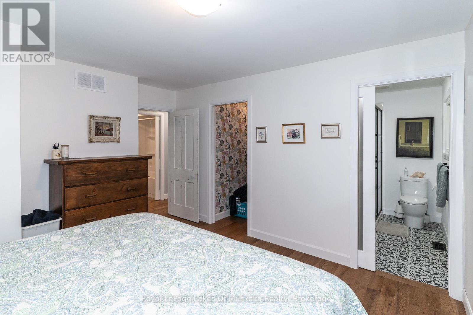 Photo 12 of 15 Douglas Drive, Bracebridge ON
