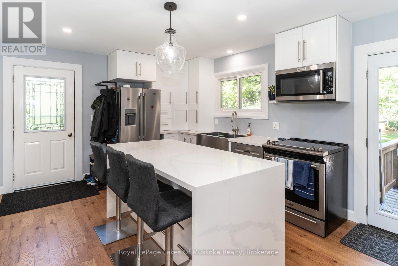 Photo 6 of 15 Douglas Drive, Bracebridge ON