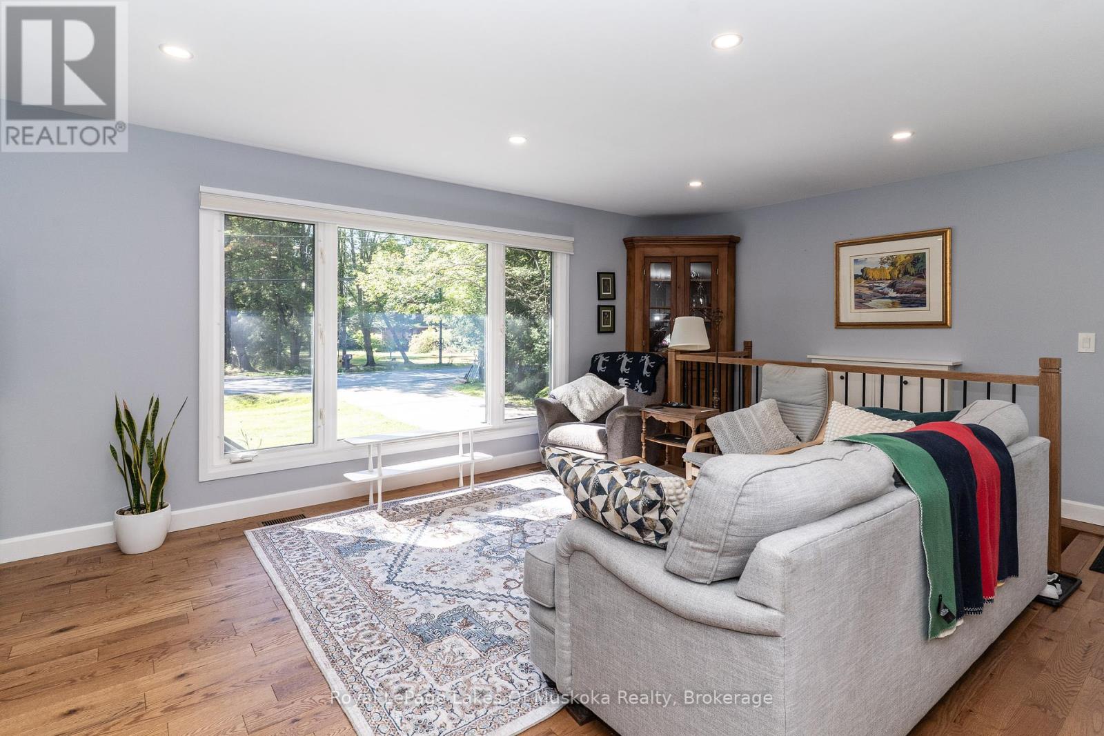 Photo 8 of 15 Douglas Drive, Bracebridge ON