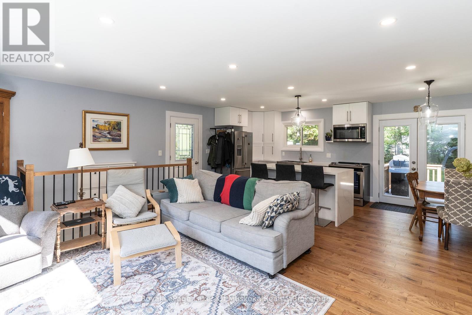 Photo 9 of 15 Douglas Drive, Bracebridge ON