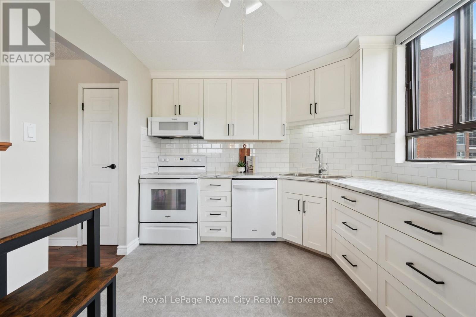 Photo 19 of 501 22 Marilyn Drive, Guelph ON