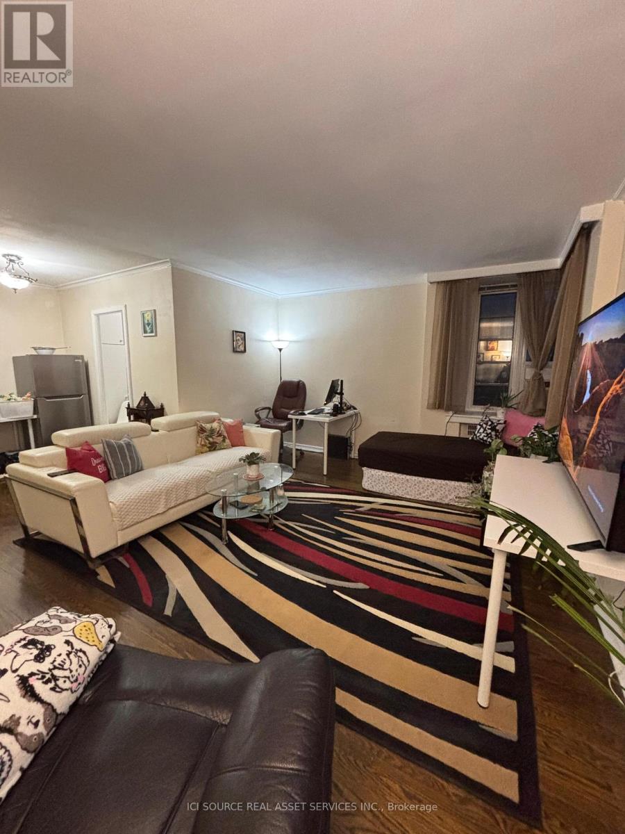 Photo 19 of 104 707 Eglinton Avenue W, Toronto ON