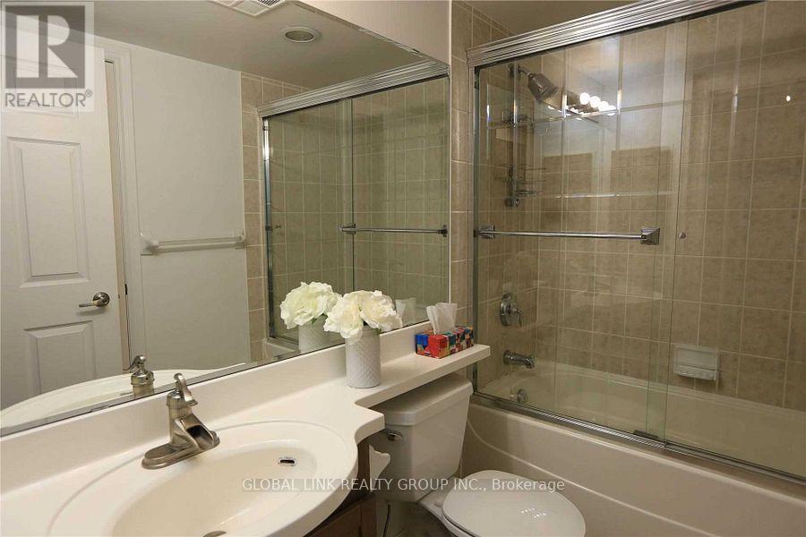 Photo 10 of 2202 763 Bay Street, Toronto ON