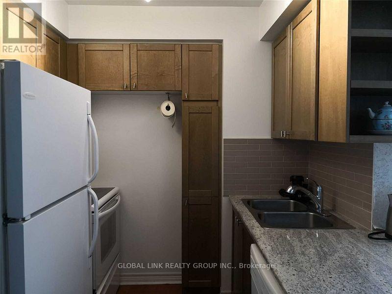 Photo 8 of 2202 763 Bay Street, Toronto ON