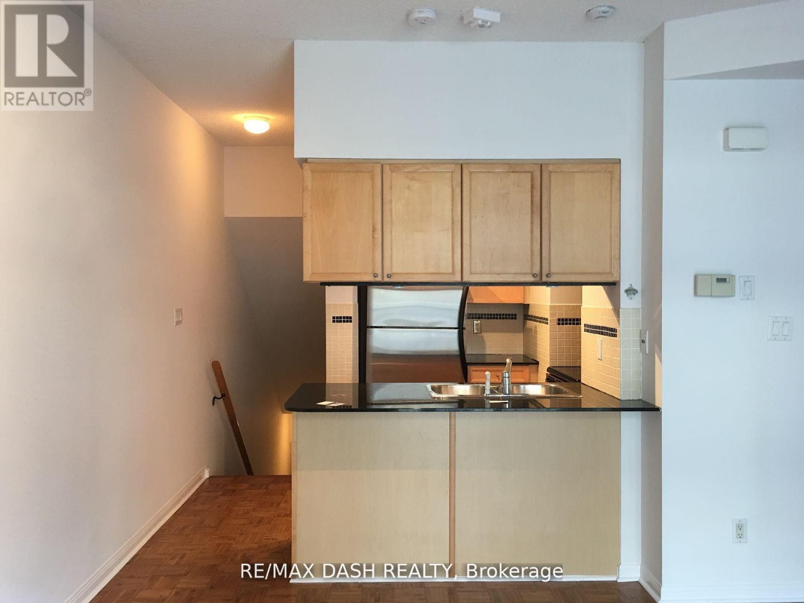 Photo 3 of 535 36 Stadium Road, Toronto ON