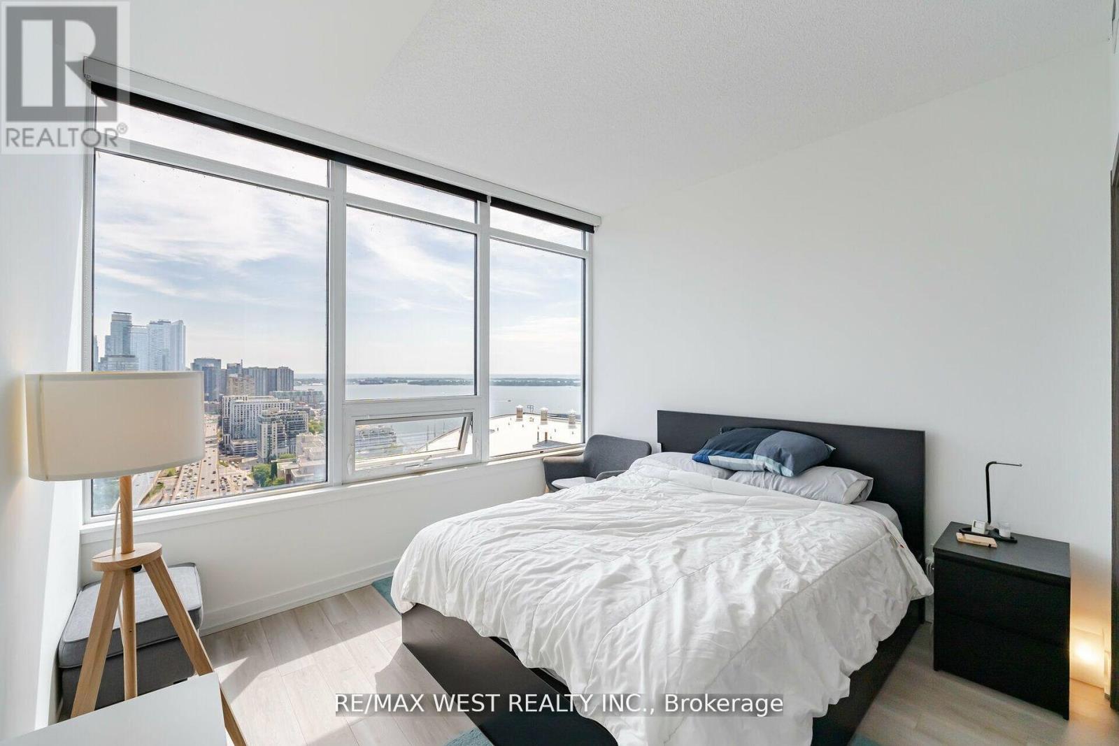 Photo 12 of 3912 17 Bathurst Street, Toronto ON