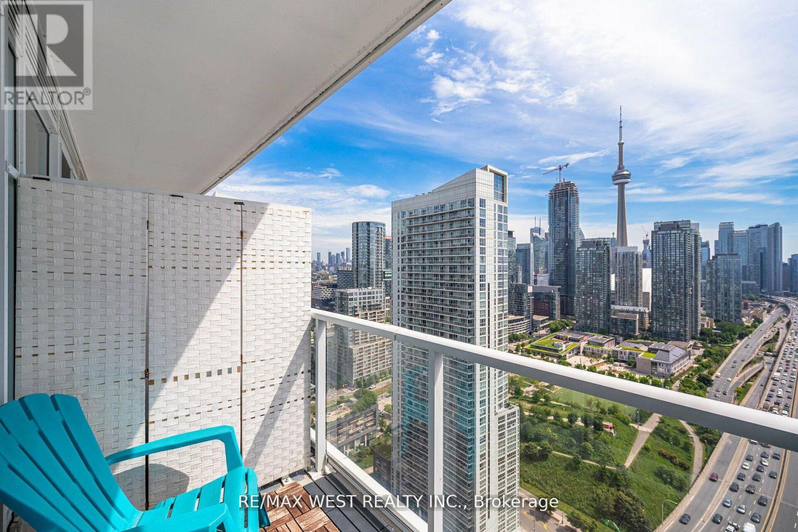 Photo 15 of 3912 17 Bathurst Street, Toronto ON