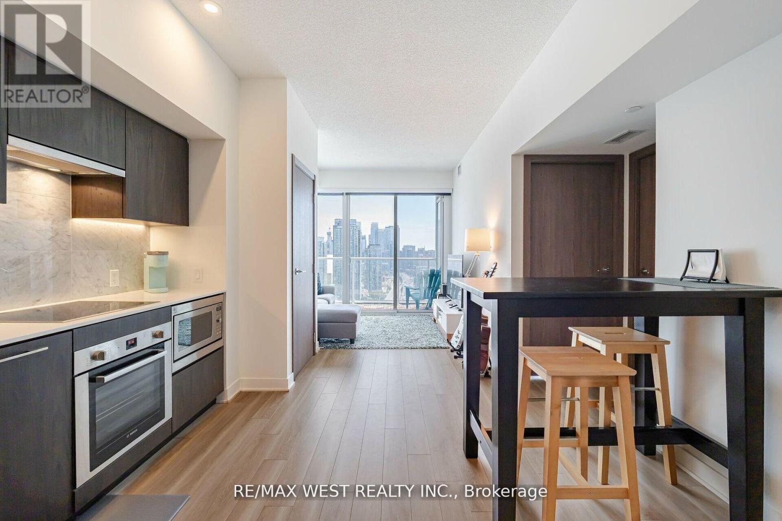 Photo 7 of 3912 17 Bathurst Street, Toronto ON