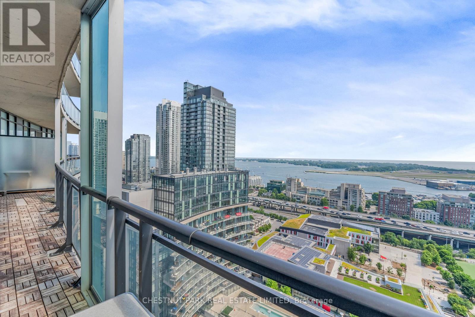 Photo 20 of 3010 25 Capreol Court, Toronto ON