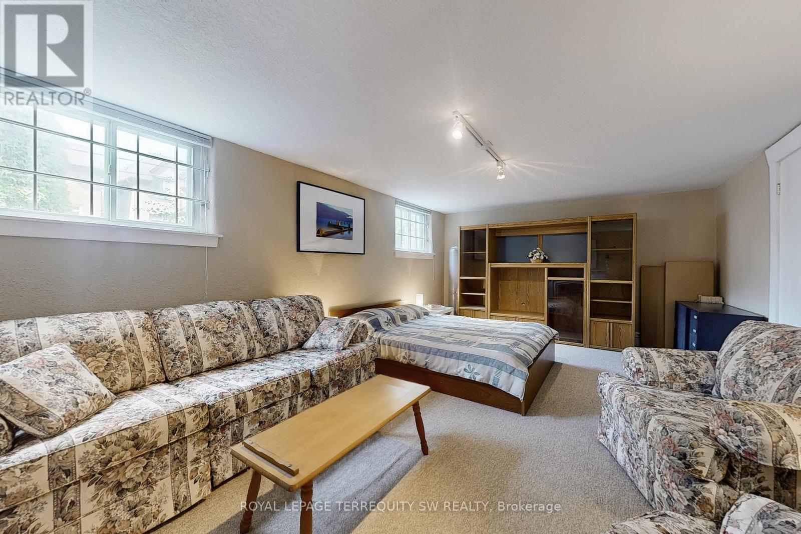 Photo 20 of 242 Joicey Boulevard, Toronto ON