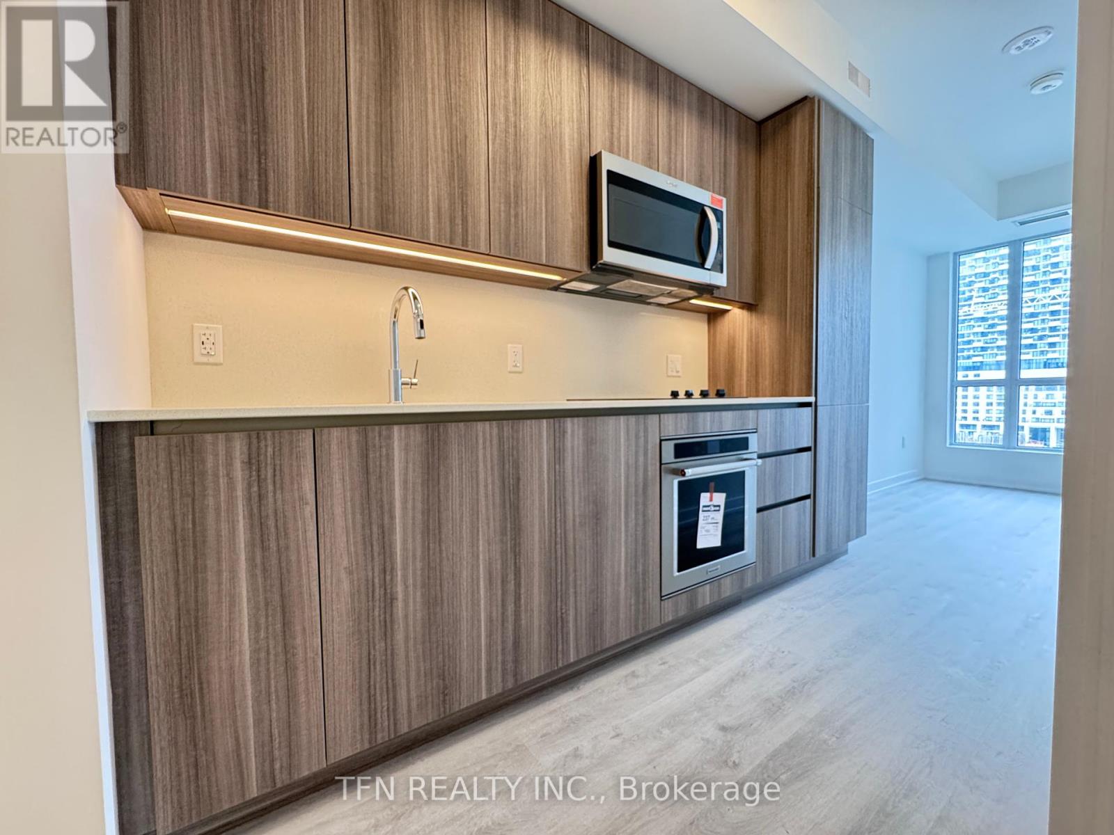 Photo 1 of 812 15 Richardson Street, Toronto ON